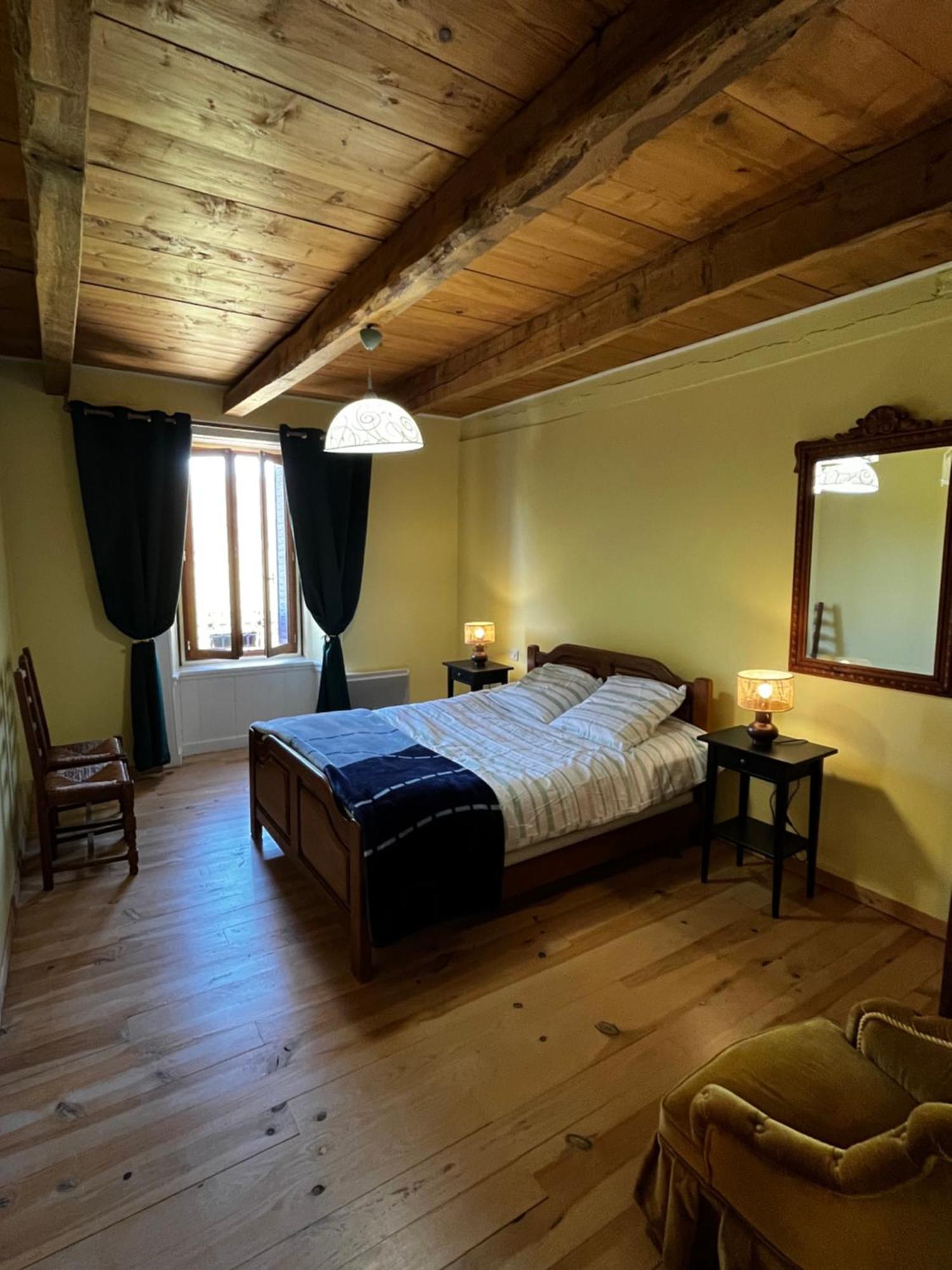 Gite A La Ferme Au Coeur De L'Auvergne Saint-Hippolyte  Экстерьер фото